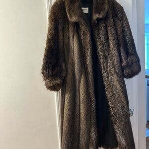 Elegant Brown Fur Coat Classic Silhouette Long Hair Beaver